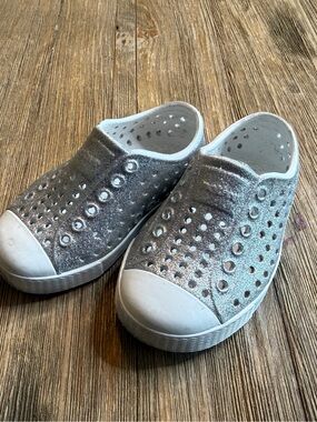 Native Shoes Kids Slip-On in Silver Glitter with White Toe